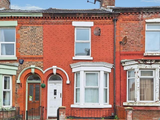 House for sale in Calderstones