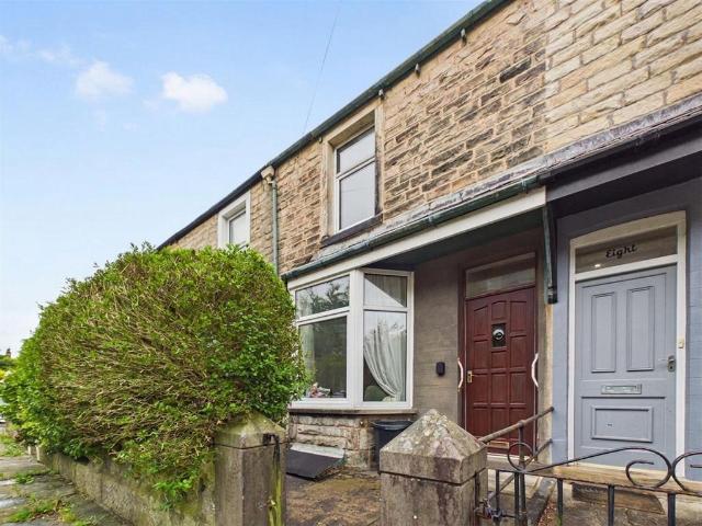 House for sale in Greaves, Bare