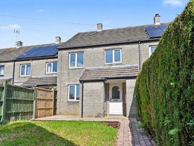 House for sale in Froggatt, East Midlands