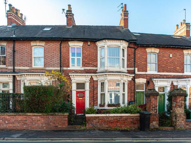 House for sale in Fishergate, York
