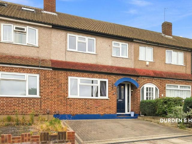 House for sale in Hornchurch, Greater London
