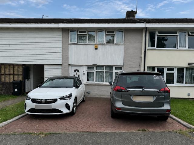 House for sale in Laindon, Essex