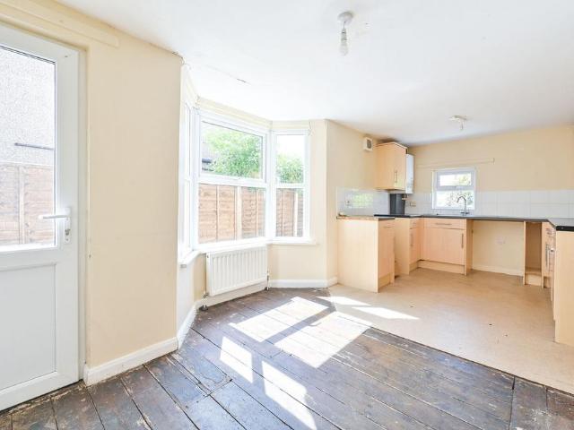 House for sale in Nunhead, Greater London