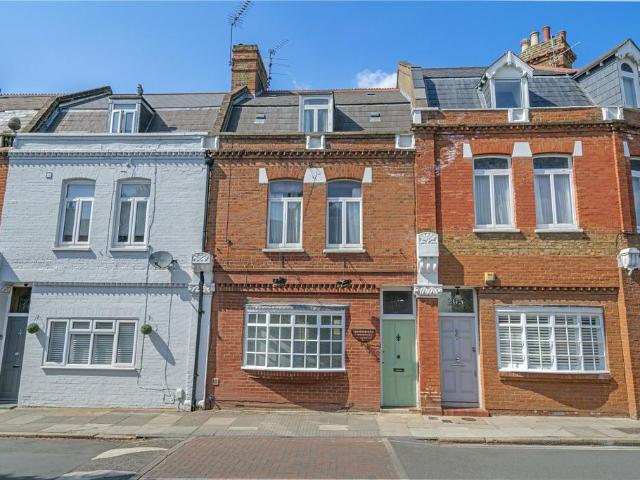 House for sale in St Margarets, Greater London