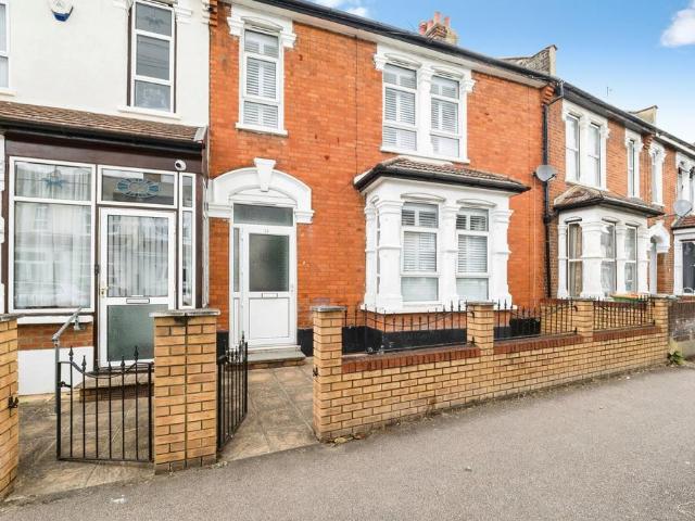 House for sale in Little Ilford, Greater London