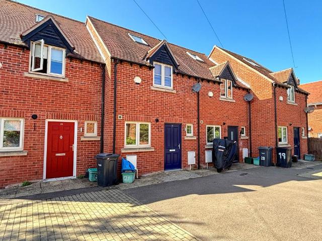 House for sale in Wotton, Gloucester