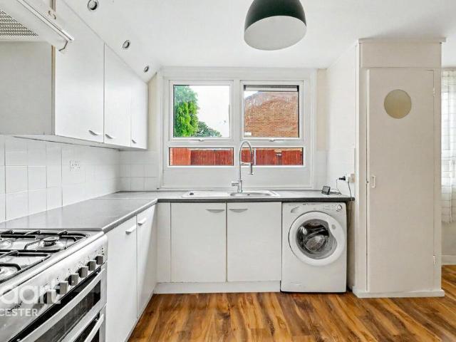House for sale in Old Wharf, City Of Leicester