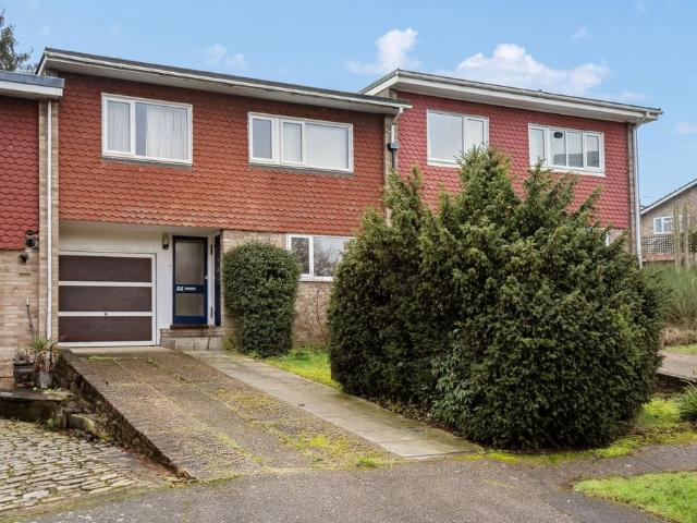 House for sale in Watford Rural, Batchworth