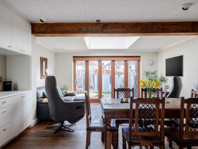 House for sale in Motspur Park, Greater London