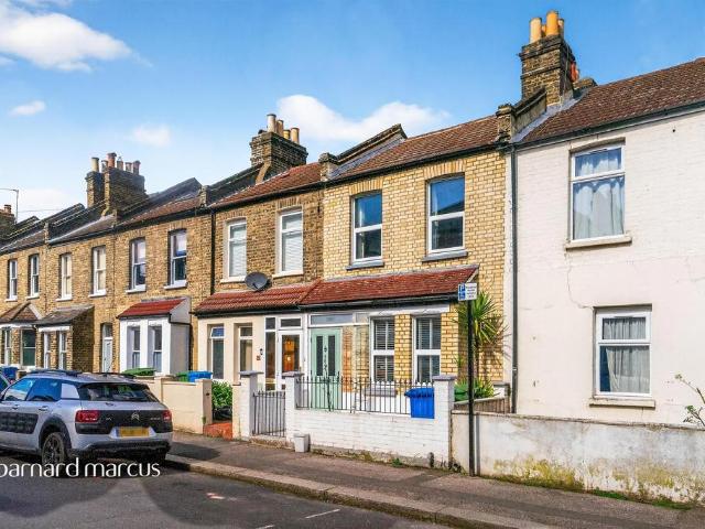 House for sale in Nunhead, Greater London