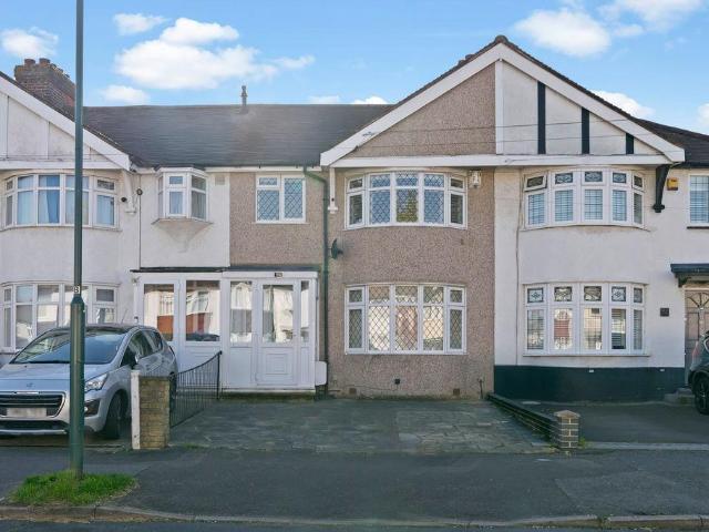 House for sale in Worcester Park, Greater London