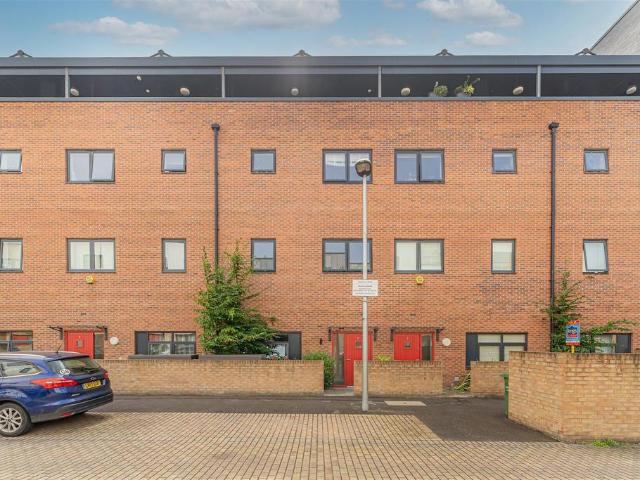 House for sale in Higham Hill, Greater London