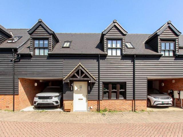 House for sale in Felden, Pouchen End
