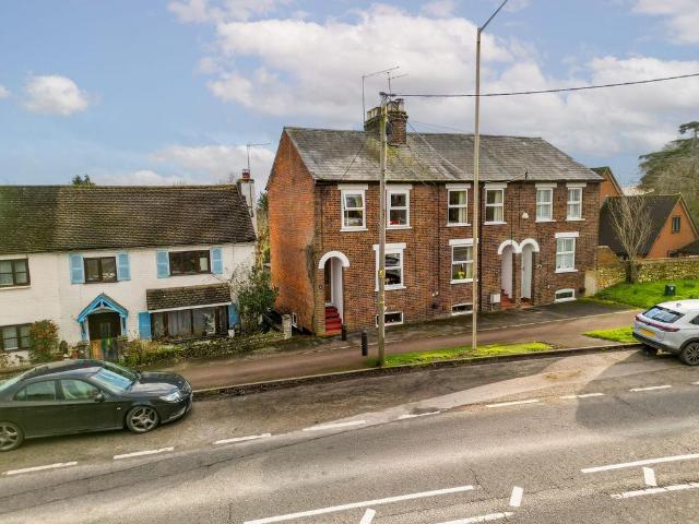 House for sale in Stone with Bishopstone and Hartwell, Stone