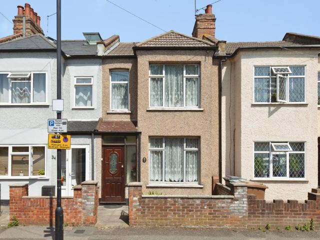 House for sale in Hale End, Greater London