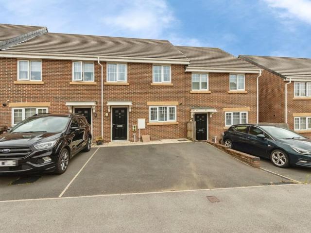 House for sale in Horbury, West Yorkshire