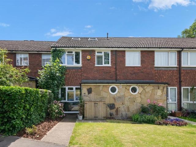 House for sale in Isleworth, Greater London