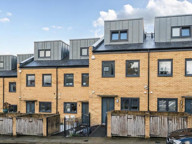 House for sale in Heronsgate, Batchworth