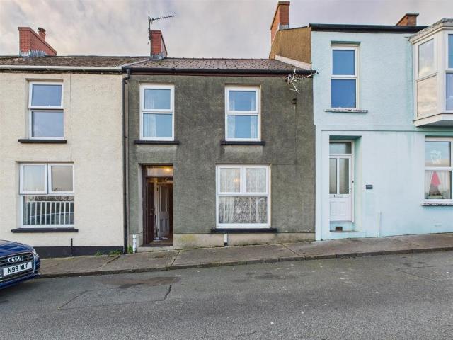 House for sale in Neyland, Wales
