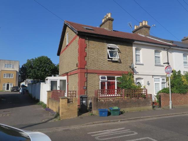 House for sale in London Borough of Hounslow, Greater London