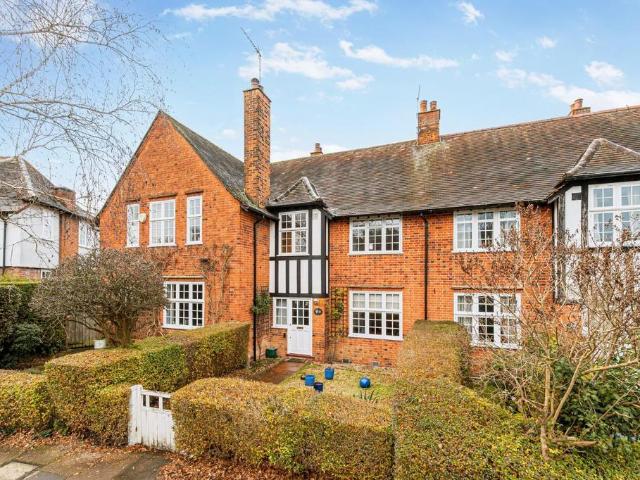 House for sale in London Borough of Ealing, Perivale
