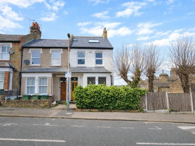 House for sale in Charlton, Greater London