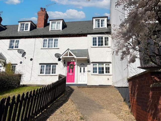 House for sale in Crookhill, Worcestershire