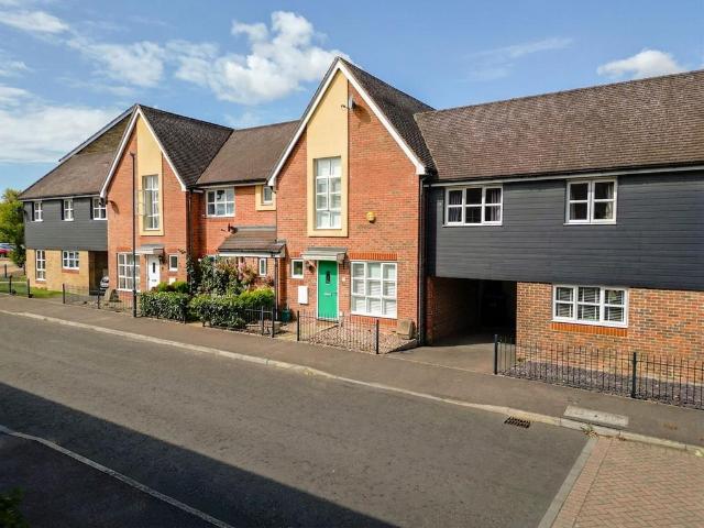 House for sale in Walton Court, Aylesbury