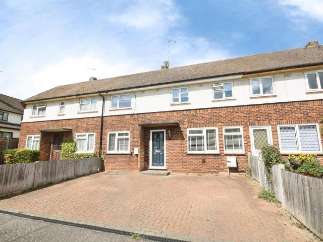 House for sale in Pilgrims' Hatch, Navestock Side