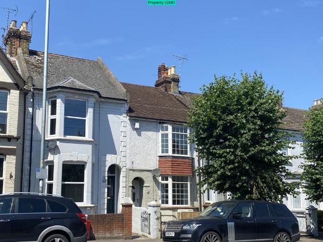 House for sale in Brompton, Gillingham