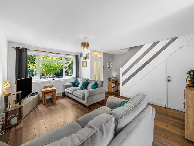 House for sale in Woodhall Farm, Pouchen End