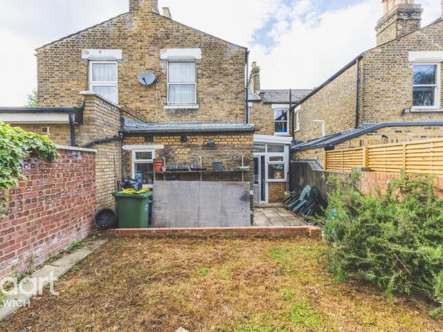 House for sale in Nunhead, Greater London