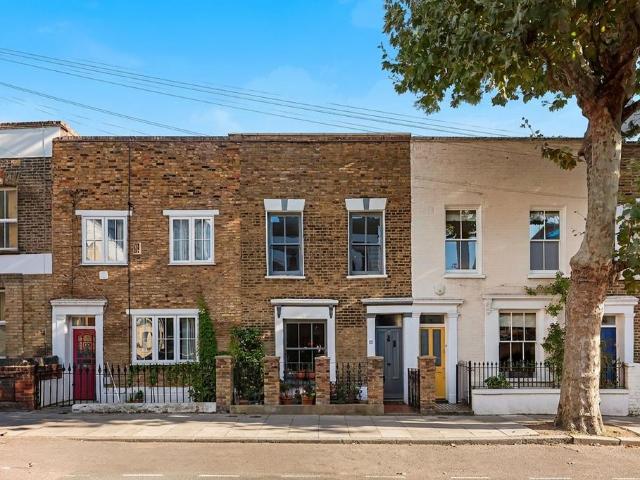 House for sale in Old Ford, Greater London