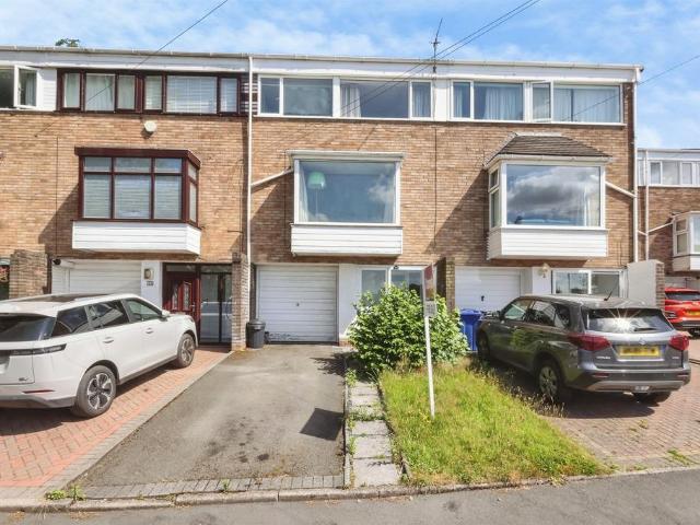 House for sale in Halesowen, West Midlands