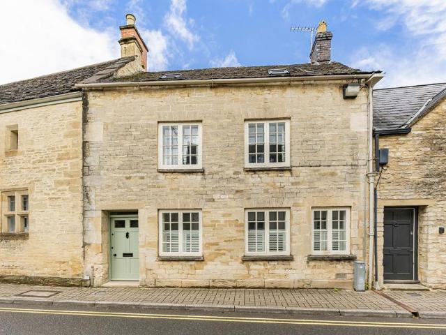 House for sale in Fossebridge, Gloucestershire