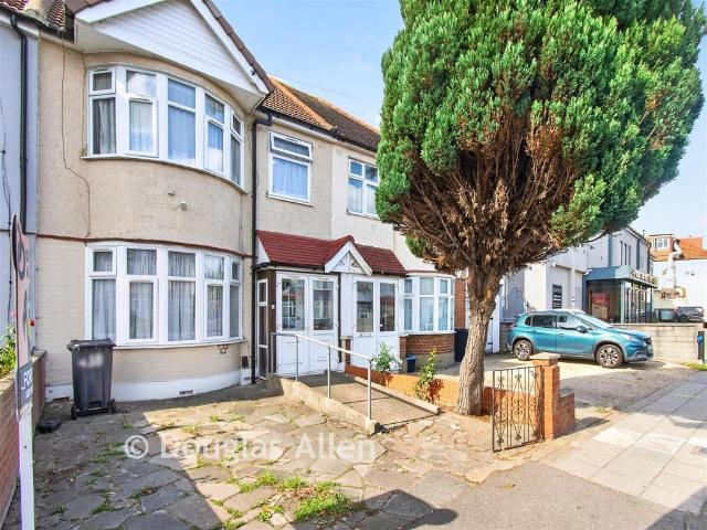 House for sale in London Borough of Redbridge, Greater London