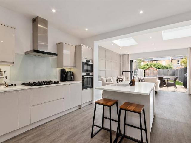 House for sale in The Apostles, Greater London