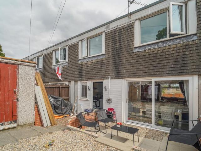 House for sale in Kirkstall, West Yorkshire