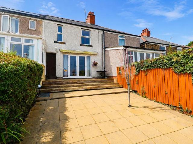 House for sale in Mount Sion, Wales