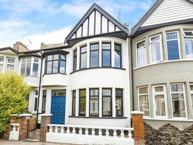 House for sale in Alton Barnes, Essex