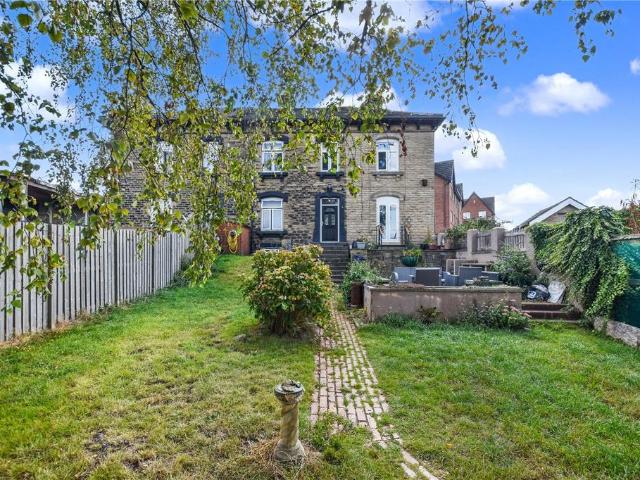 House for sale in Farsley, West Yorkshire