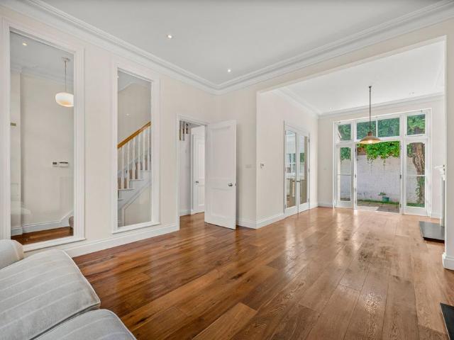 House for sale in Belsize Park, Greater London