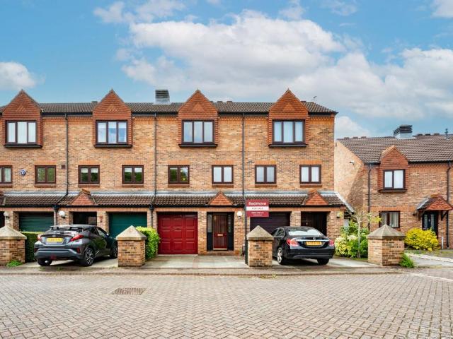 House for sale in High Field, York