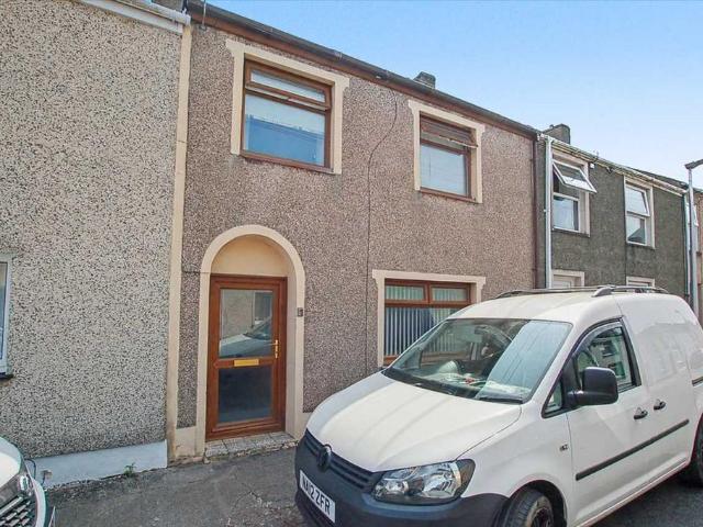 House for sale in Pembroke Dock, Wales