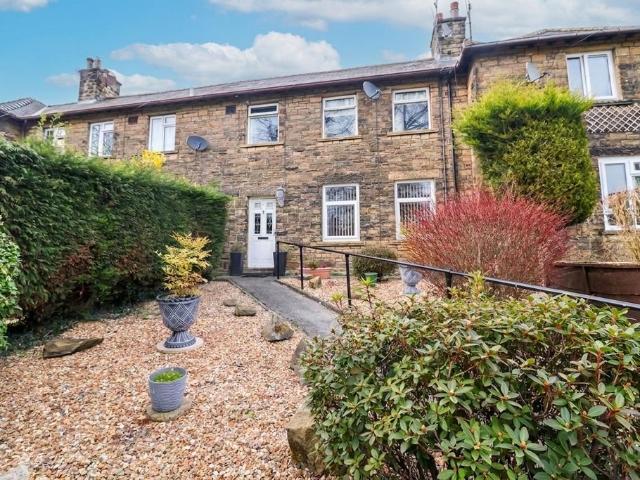 House for sale in Charlesworth, East Midlands