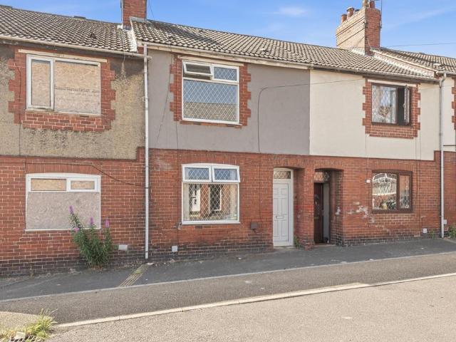 House for sale in South Kirkby and Moorthorpe, West Yorkshire