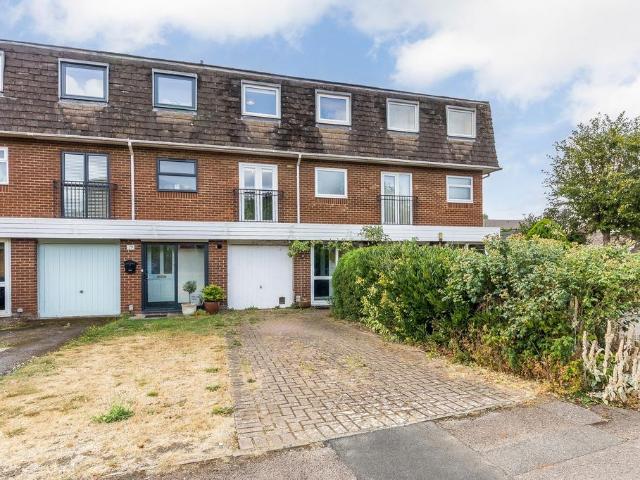 House for sale in Caldecott, Dromore