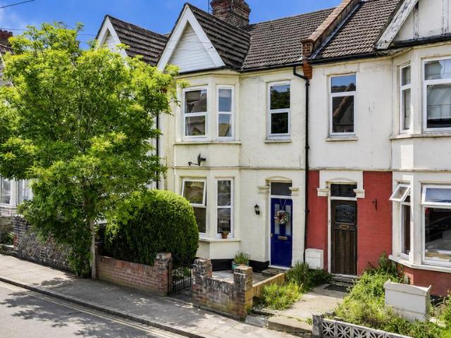 House for sale in Alton Barnes, Essex