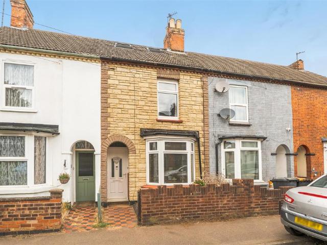 House for sale in Fenlake, Bedford