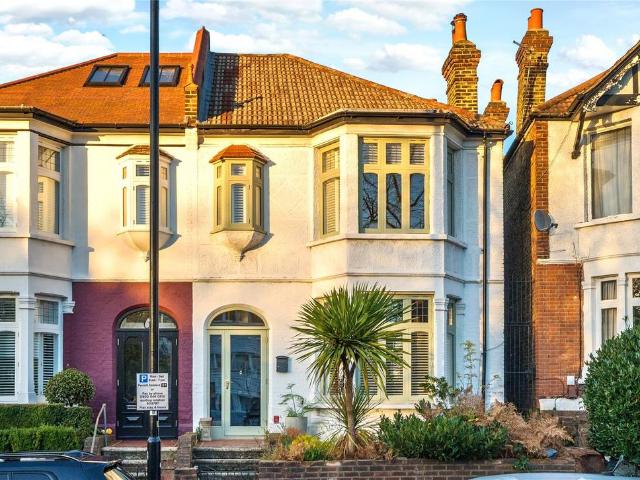 House for sale in London Borough of Lewisham, Blackheath